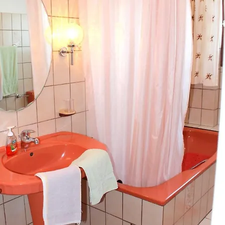 Apartment Haus Iris - Whg. 1 Zentrale Lage, Auch Fur Kurzaufenthalte Geeignet - #2669