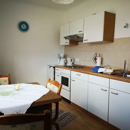 Haus Iris - Whg. 1 Zentrale Lage, Auch Fur Kurzaufenthalte Geeignet - #2669 Grömitz